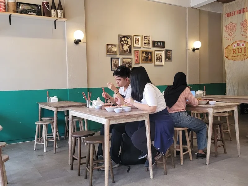 RUI Noodle Bar , Bakmi Ayam Pangsit & Dim Sum