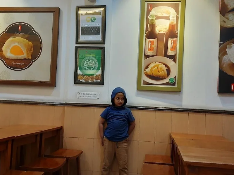 Pempek Ny. Kamto Gwalk