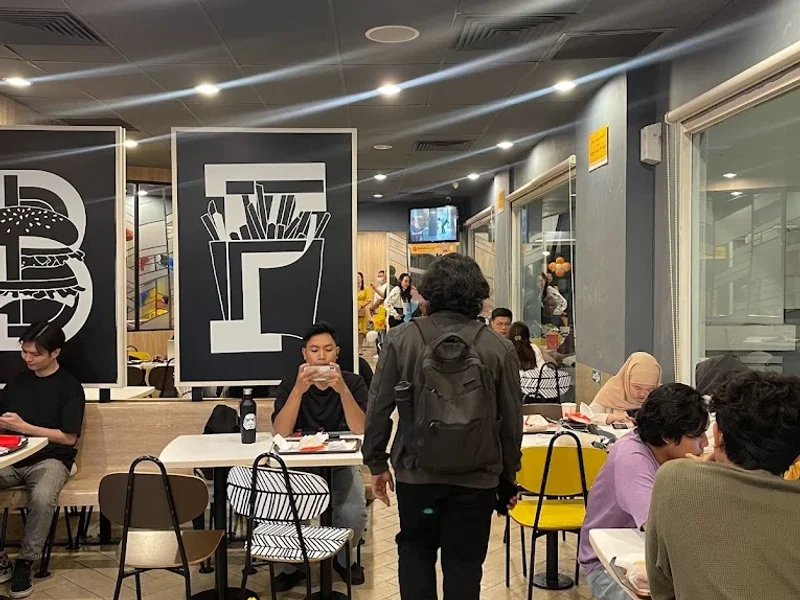 McDonald's - Raya Darmo