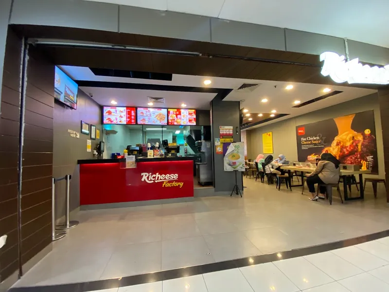 Richeese Factory - Plaza Surabaya