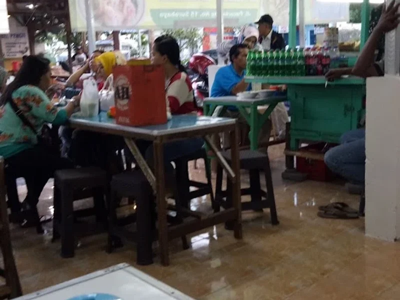 Soto Ayam & Es Campur Pak Mat