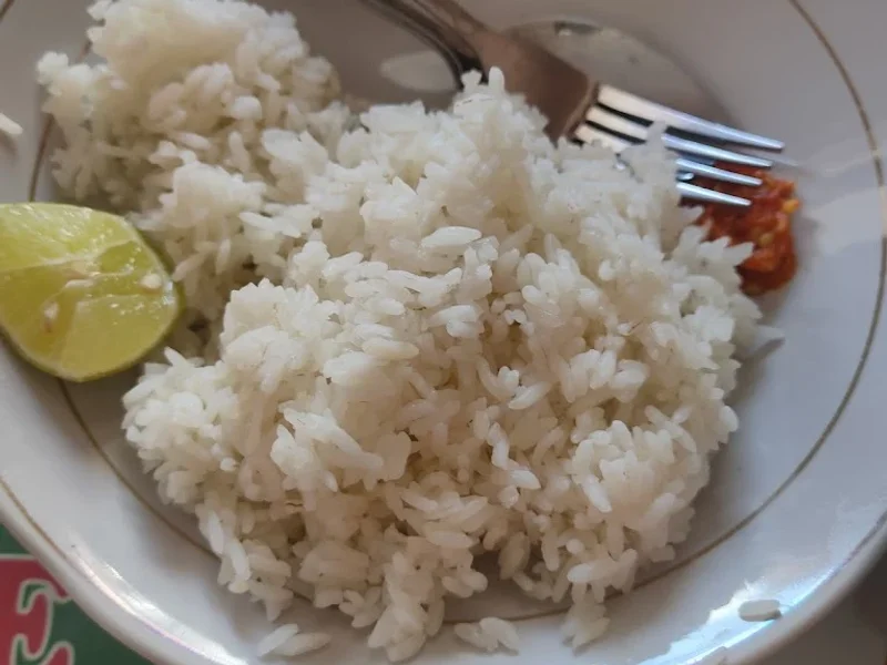 Sop Buntut Pojok Kali Jembatan Merah/Mak Tun