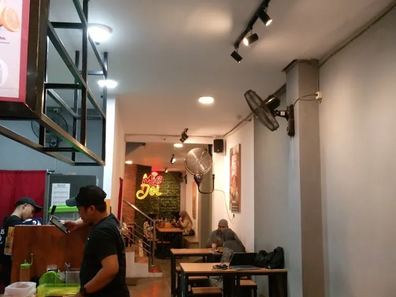 Miejol Ampel, Surabaya