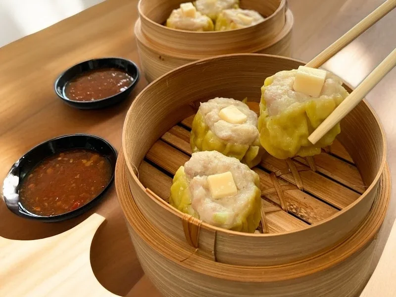 Miejol Stasiun Wonokromo, Surabaya