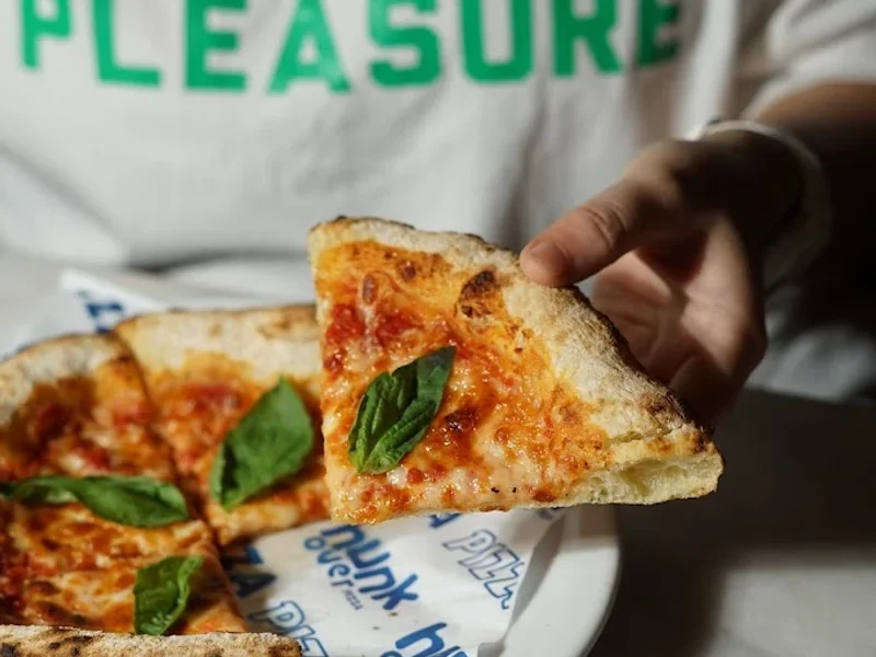 Hunk Over Pizza - Tunjungan