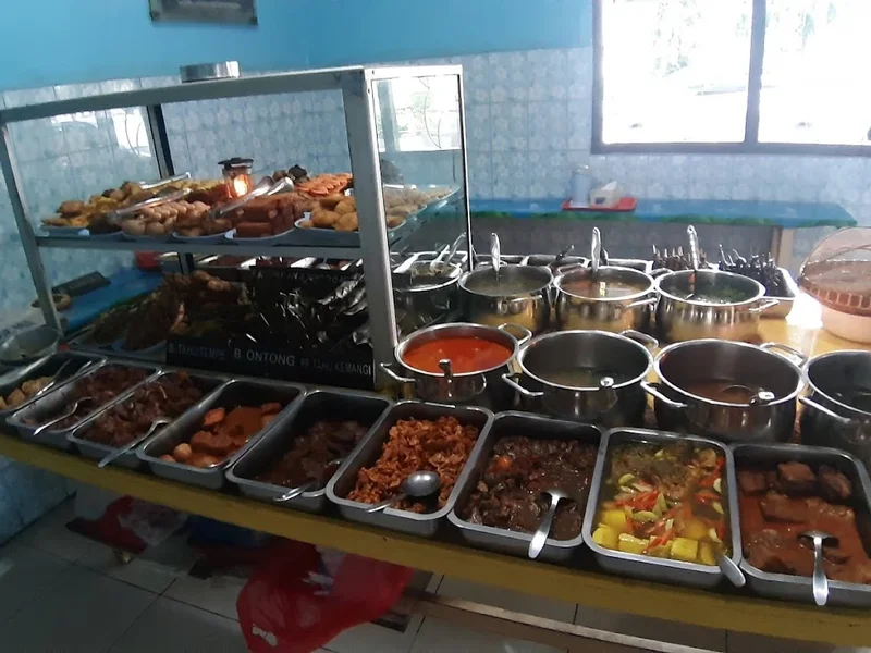 Warung Nasi Gudeg Bu Arif Prasmanan