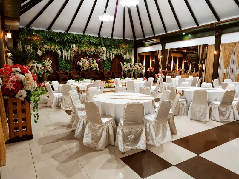 KEBON KOTA TROPICAL GARDEN RESTAURANT & HALL