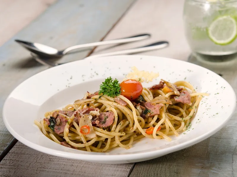 Noach Cafe and Bistro