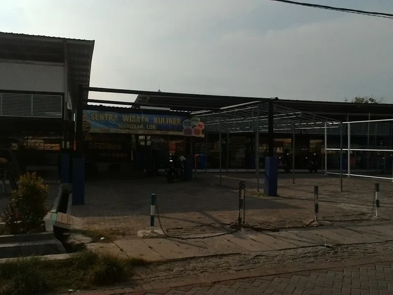Sentra Wisata Kuliner Manukan Lor
