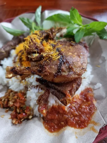 Nasi Bebek Tugu Pahlawan Asli