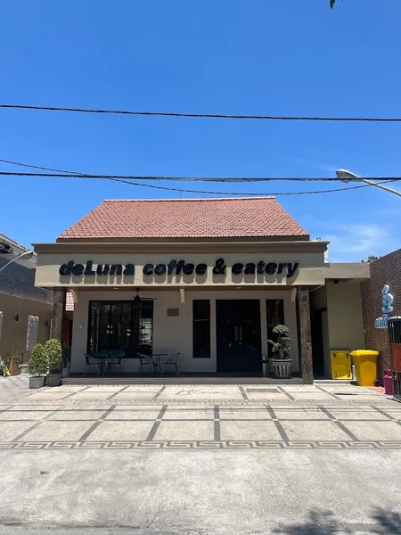 deLuna coffee & eatery