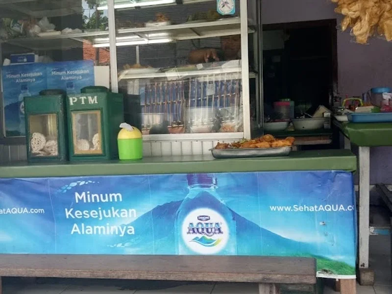 Warung Nyamleng "Bu Mimik"