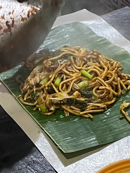 Mie Kluntung dan Nasi goreng jawa Mas Joko