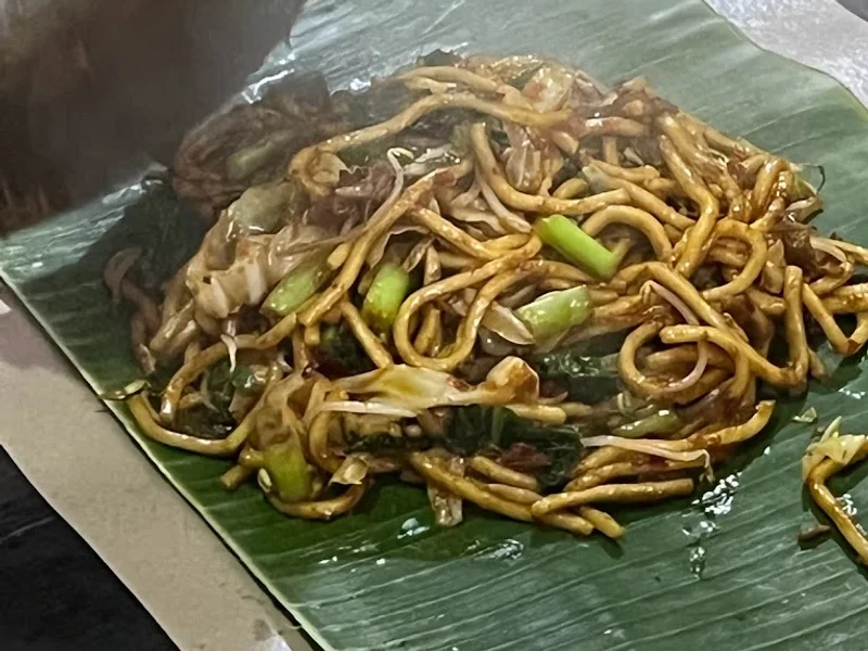 Mie Kluntung dan Nasi goreng jawa Mas Joko