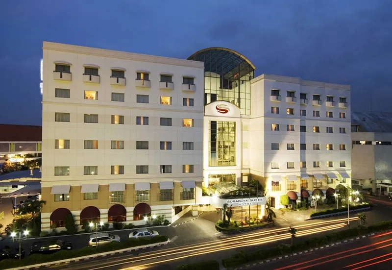 Surabaya Suites Hotel Powered by Archipelago