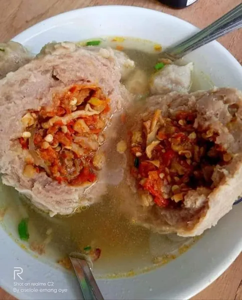 "BAKSO MERCON ASELOLE"