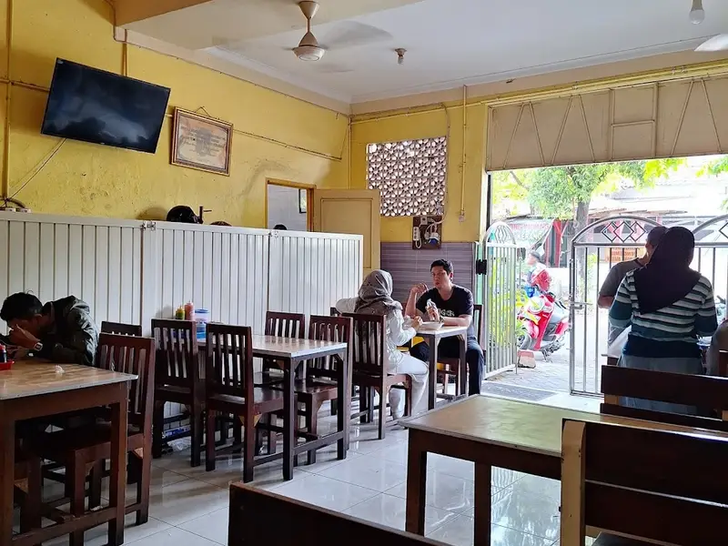 Es Teler Pacarkeling dan Bakso Pak No.