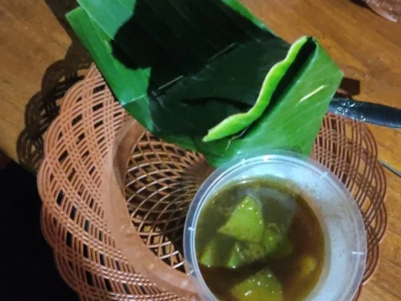 Angkringan Jelang Malam