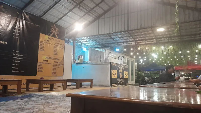 Angkringan Sore Malam