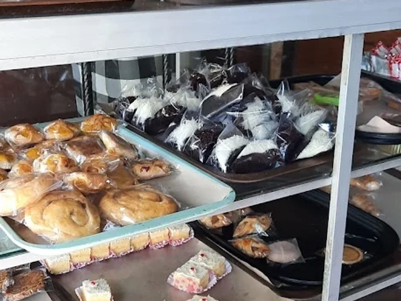 Ling Ling Cakes Shop