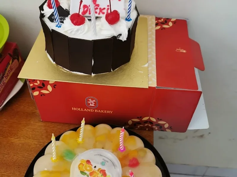 Holland Bakery Tuban