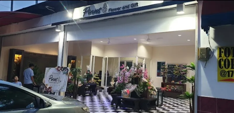 Pinus Florist - Flower and Gift | Florist in Surabaya | Toko Bunga Papan
