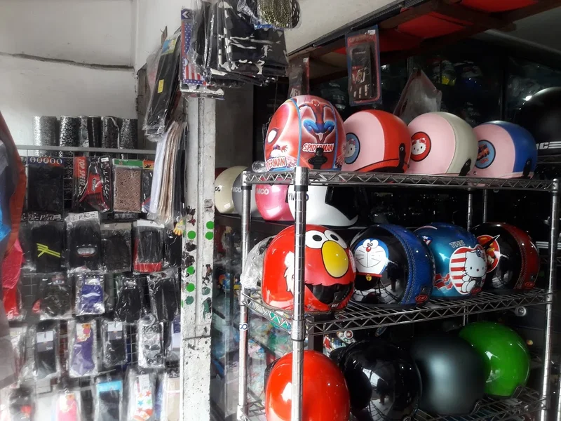 Toko Dunia Helm 2 (Motorbike Helmet Shop)