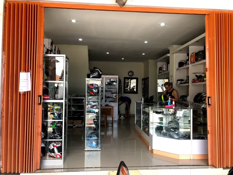 novishopbali helm dan aksesoris