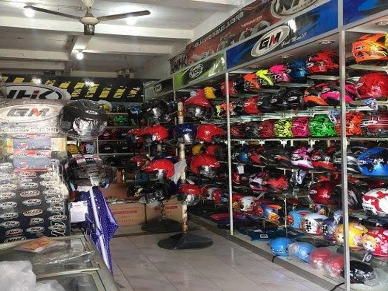 Toko Helm Manyar Ketewel