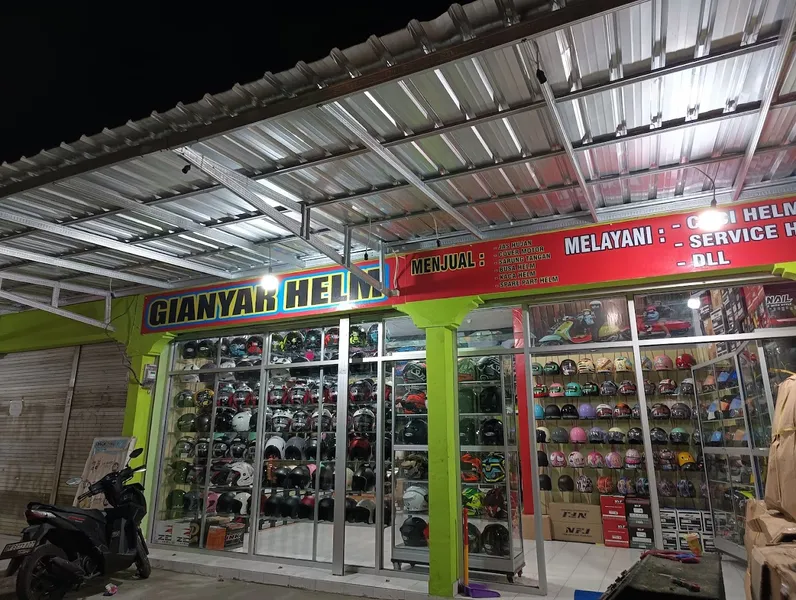 Gianyar helm