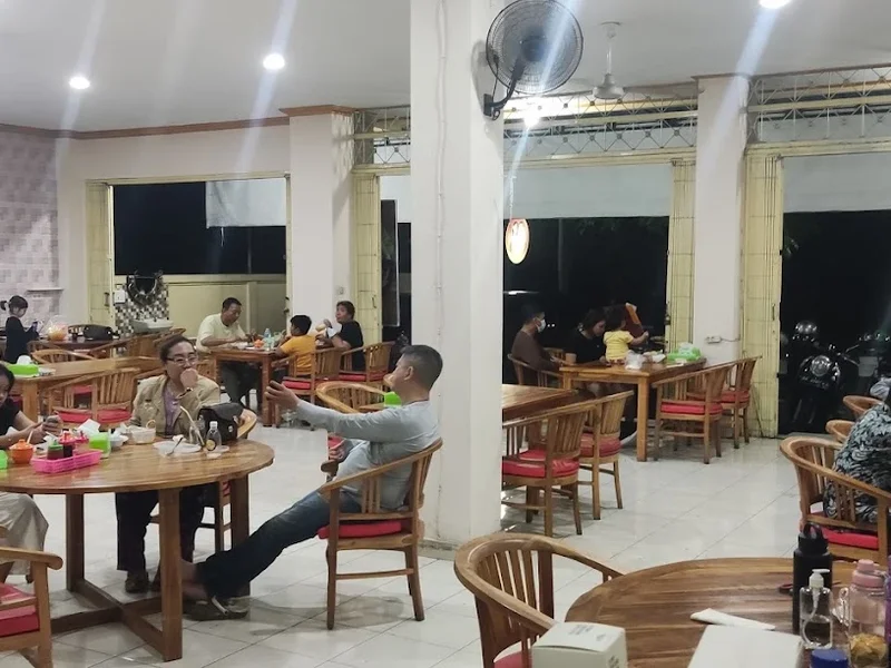 Rumah Makan Dharma Giri