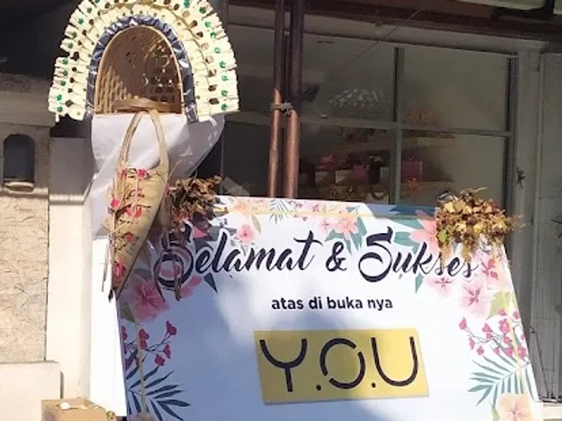 Y.O.U store kosmetik