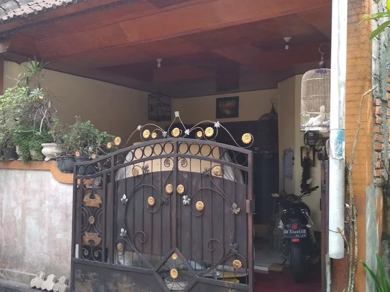 Toko Buku Komang Ayu