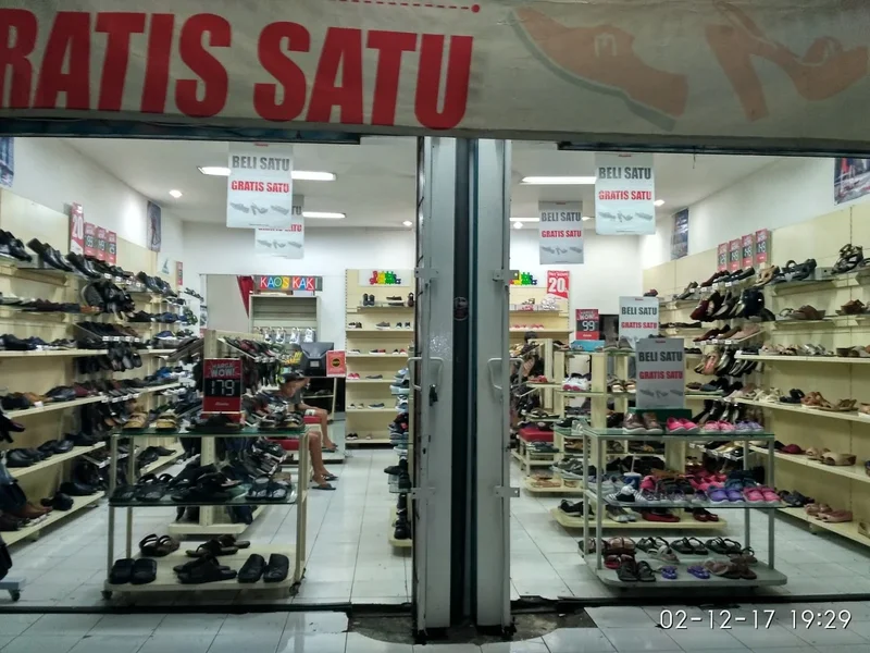 Toko Sepatu Bata Diponegoro