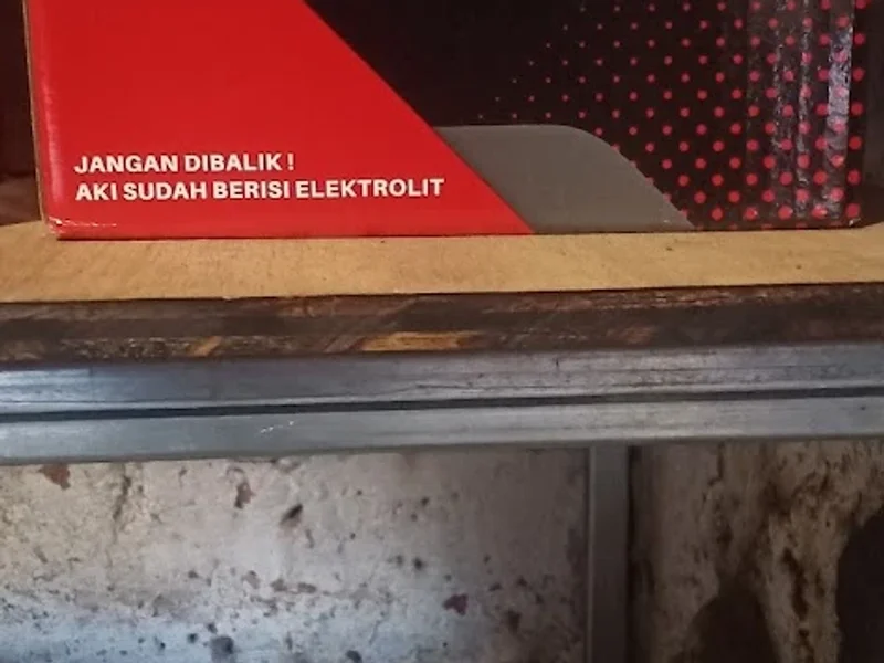 Toko aki mobil & motor