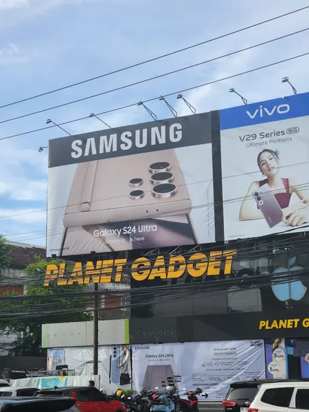 Planet Gadget - Samsung Experience Store