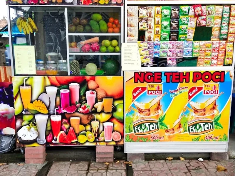 Warung jus buah dan teh poci mbk may