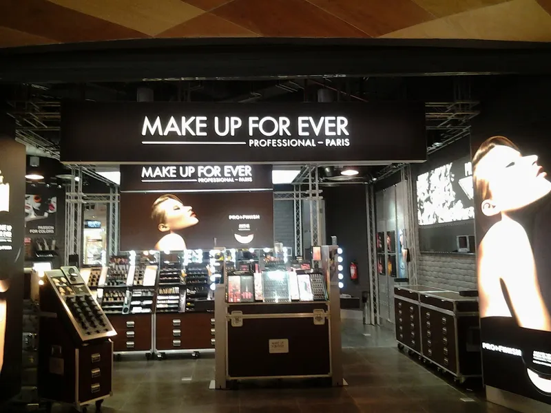 MAKE UP FOR EVER Beachwalk Bali