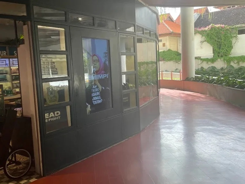 The Body Shop Beach Walk Kuta Bali