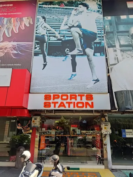 SPORTS STATION RUKO KUTA SQUARE