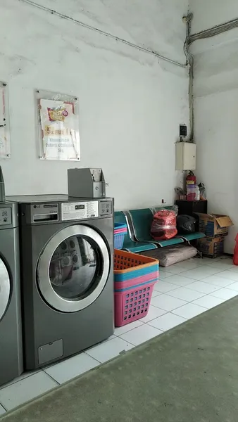 MaXpress Coin Laundry