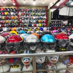 toko helm di Dukuh Jakarta Timur