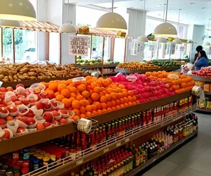 toko buah di Ceger Jakarta Timur