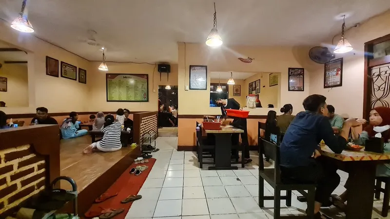 Waroeng Spesial Sambal 'SS' Rungkut