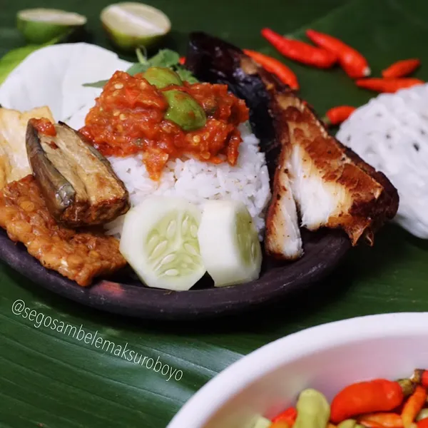 SEGO SAMBEL EMAK SUROBOYO