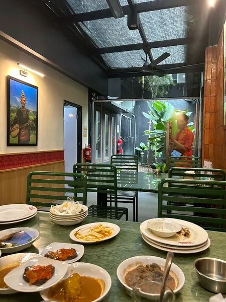Restoran Payakumbuah, Gubeng Surabaya