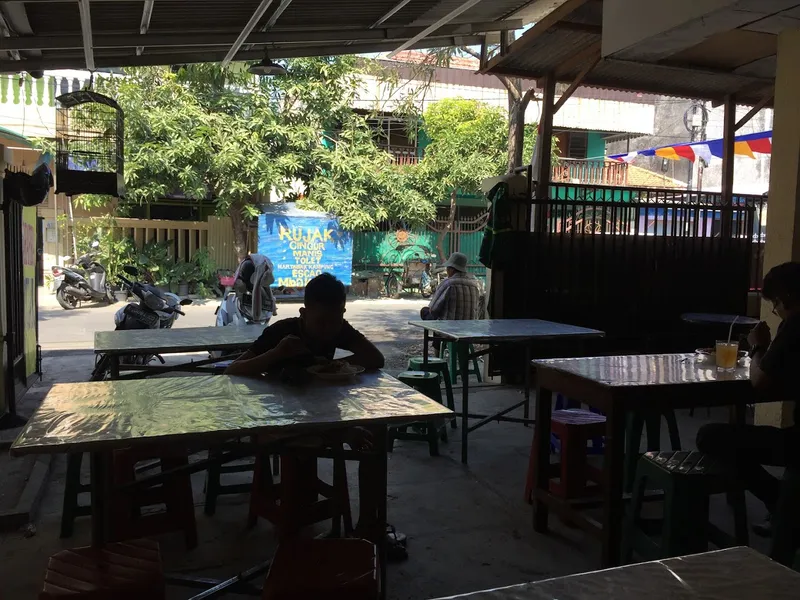 Warung Prasmanan Shafira