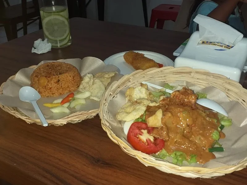 Resto di Lidah Kulon - Dapur Mama