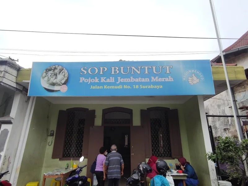 Sop Buntut Bu Hanifah