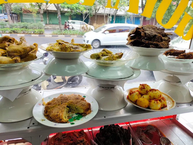 Warung Nasi Padang Goyang Lidah